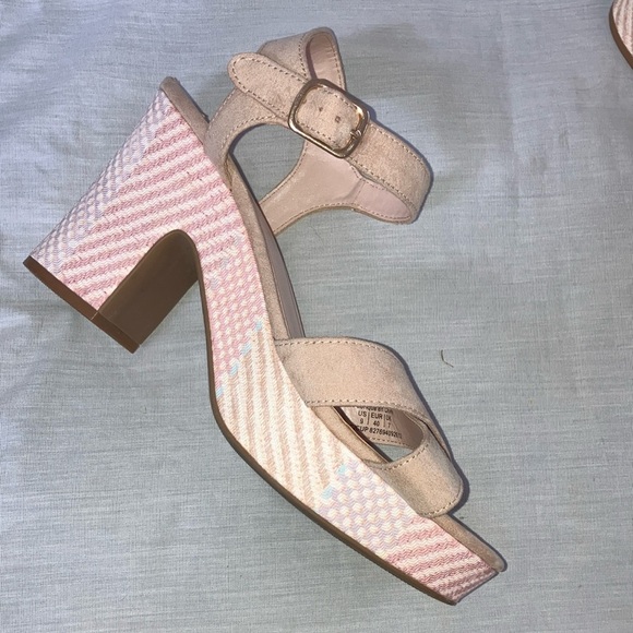 Women’s size 9 Cream Platform Shoes with Chunky Heel - Picture 9 of 14